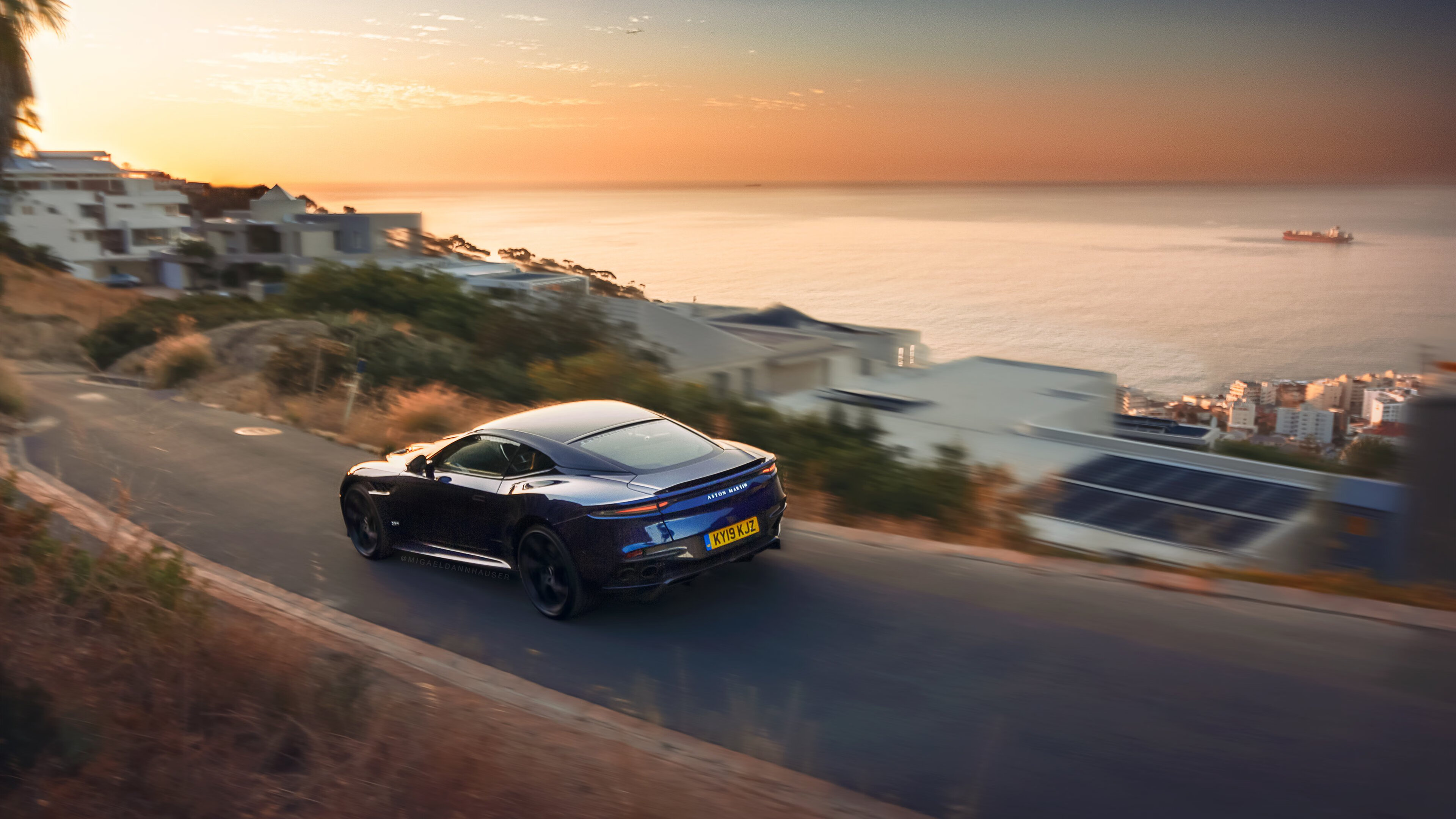 青岛黄海队员在场上奋力拼搏,展现团队精神,青岛黄海队服照片