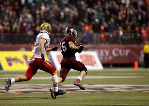 开云中国大陆-加拿大队在赛制中的表现：如何调整战术应对不同对手，加拿大队与中国队